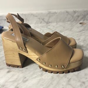 Steve Madden heels for summer. NWOT. perfect condition.